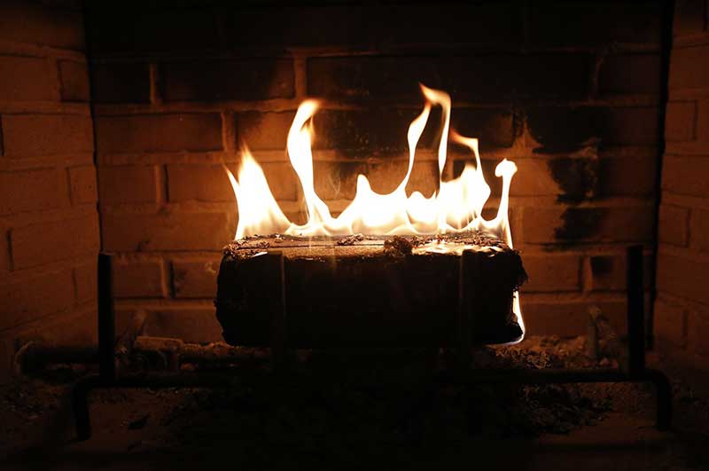 Benefits-of-Choosing-Professional-Gas-Fireplace-Installation-Contractors